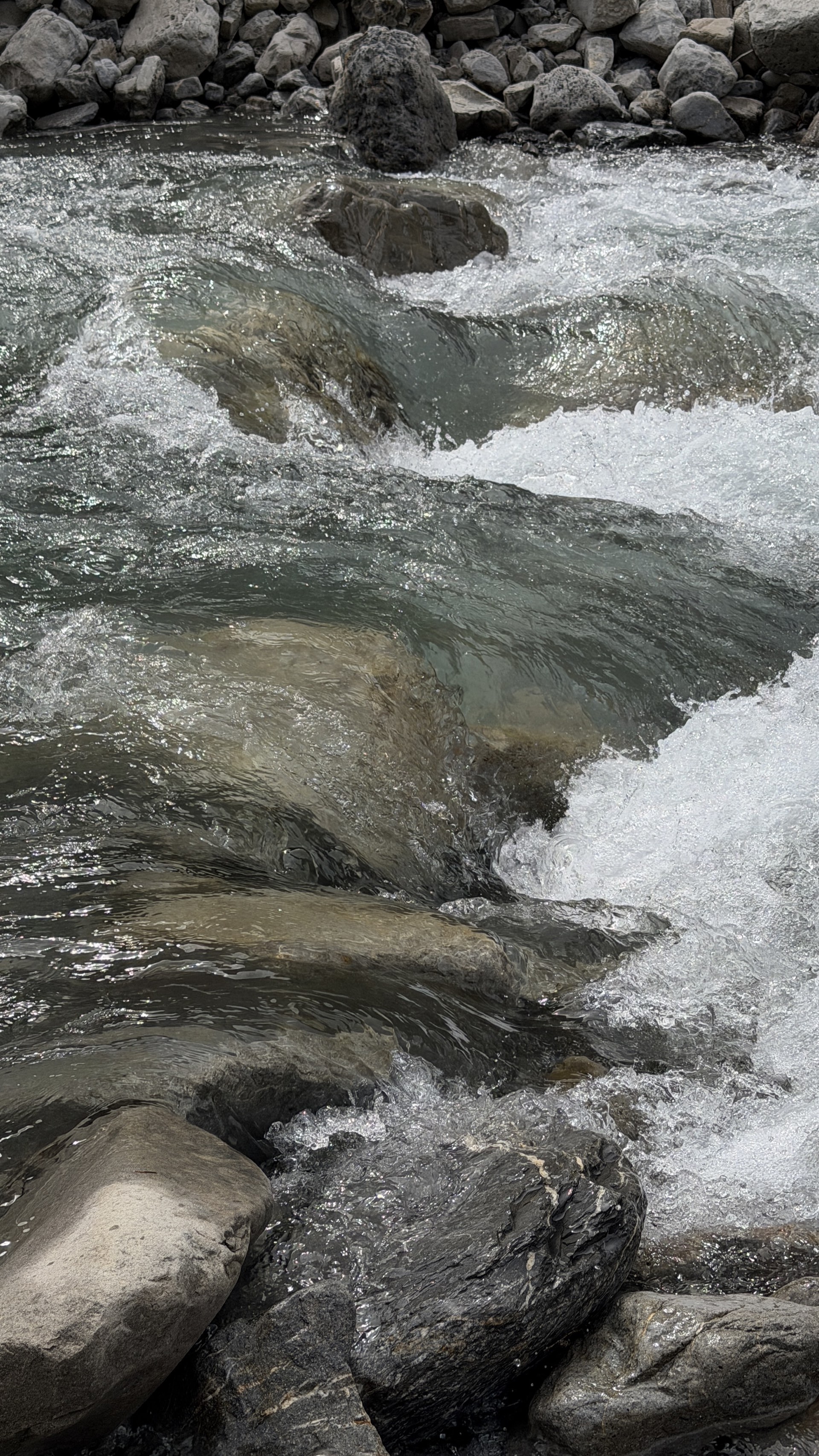 Le Drac rapides cristallins en Hautes-Alpes, nature préservée