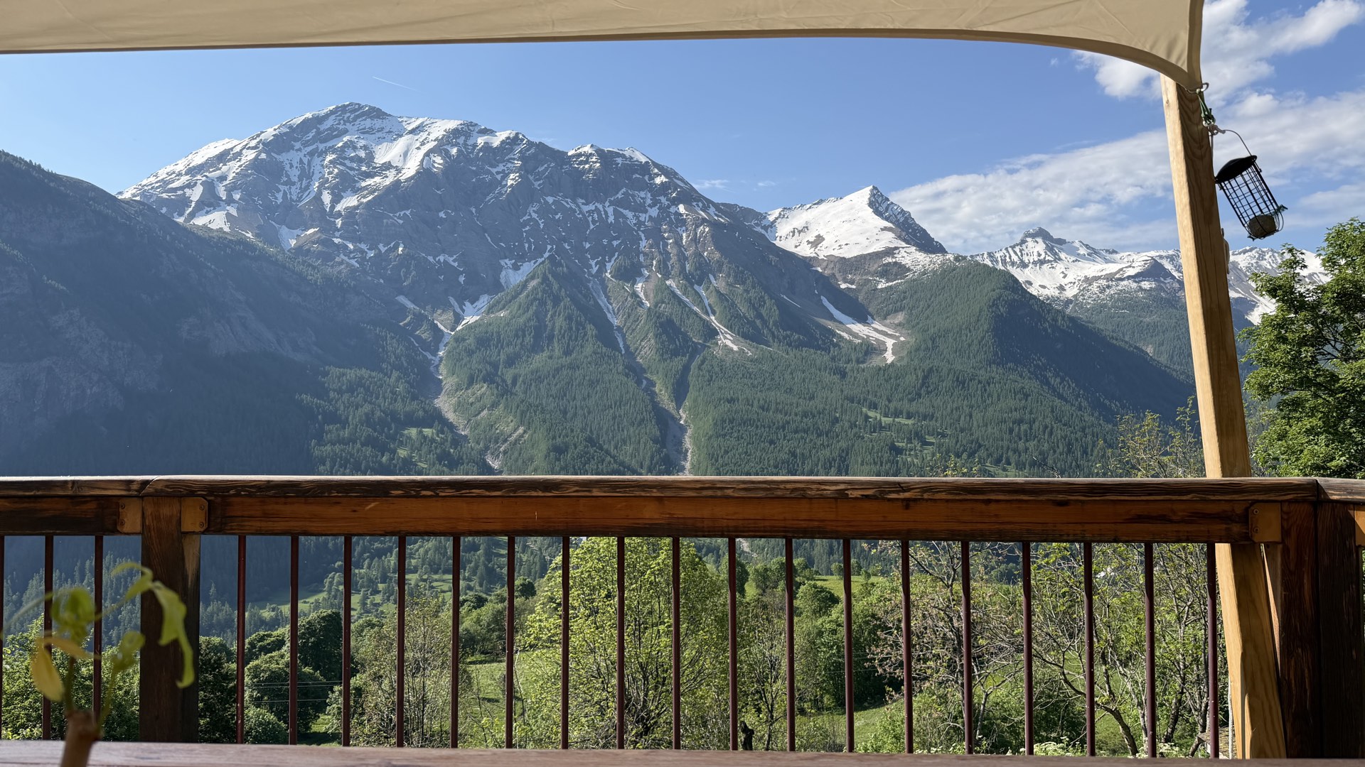 Terrasse avec vue panoramique sur les Écrins depuis le chalet, Orcières 1850 m