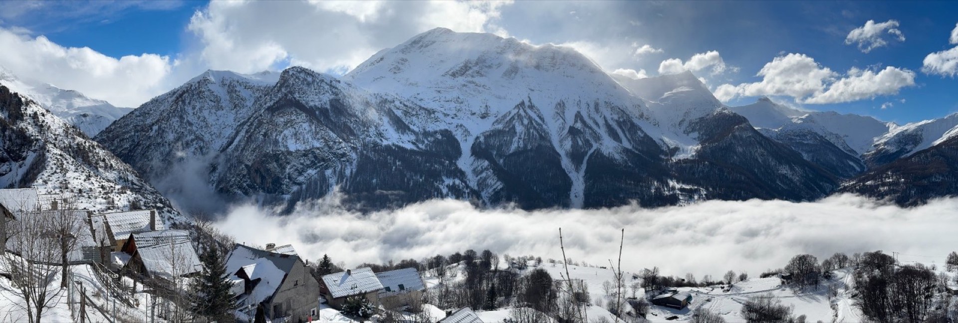 Panorama sur le massif des Écrins après la tempête de neige, Orcières Merlette 1850