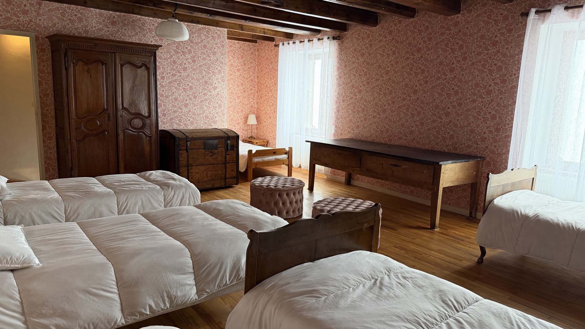 Chambre familiale avec poutres apparentes, chalet 12 personnes Orcières Merlette